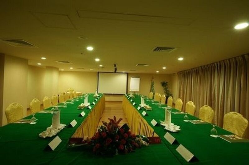 Hotel Oyo 335 Manazil Al Ain Grand Hotel *