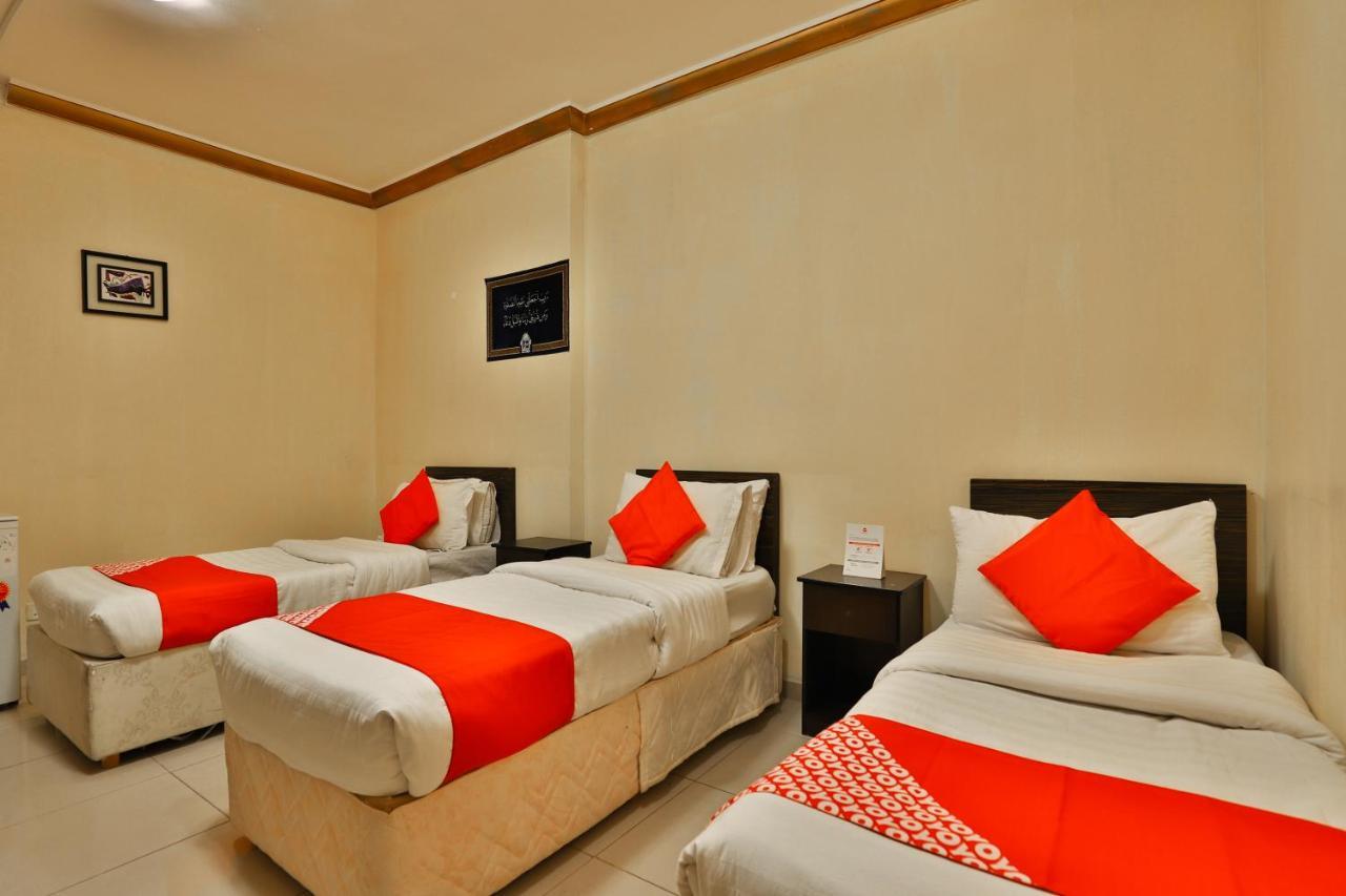Oyo 384 Zumordat Taha Hotel
