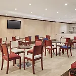 Makarem Al Bait Al Azizia Hotel