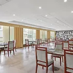 Makarem Al Bait Al Azizia Hotel