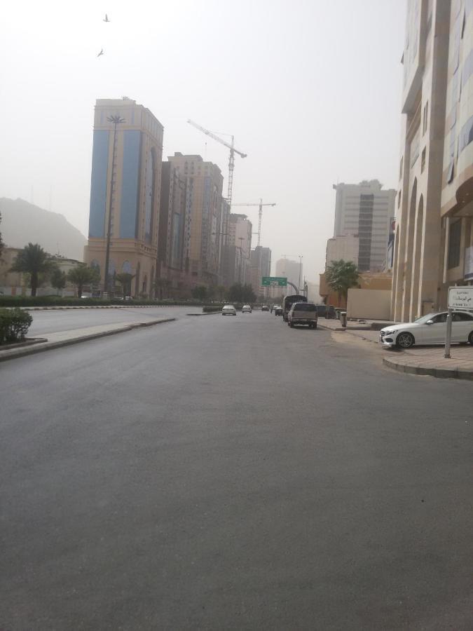 Athman Hotel *