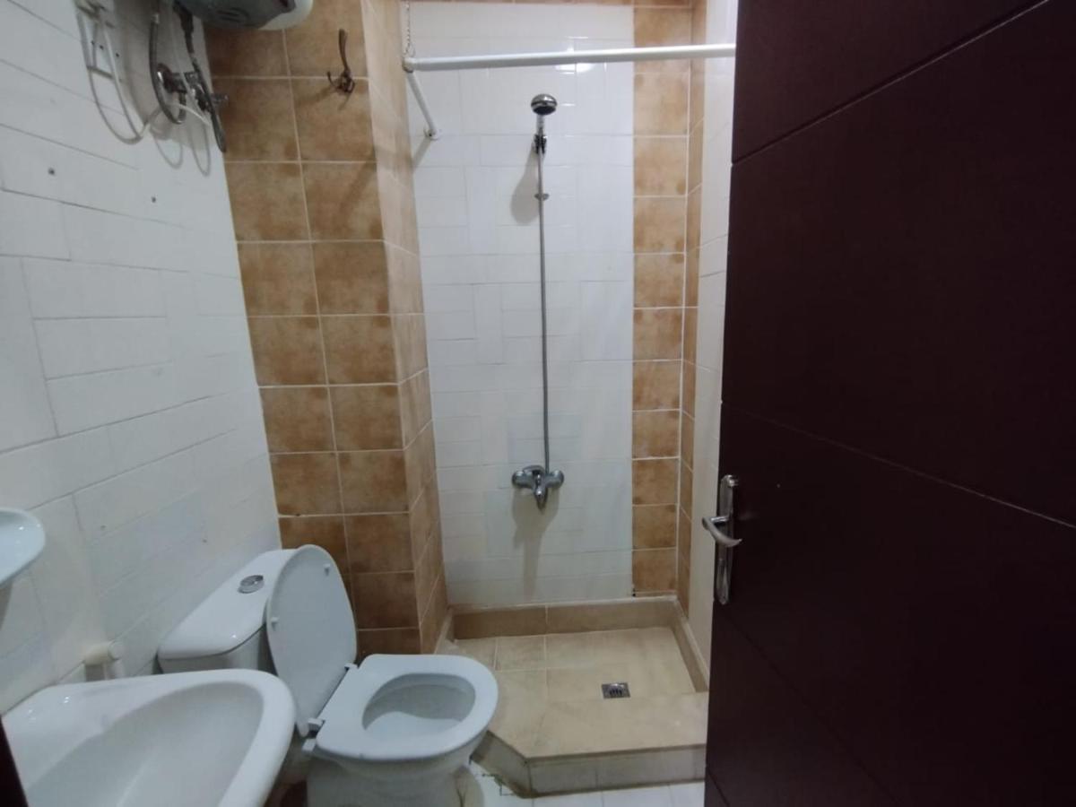 Athman Hotel *