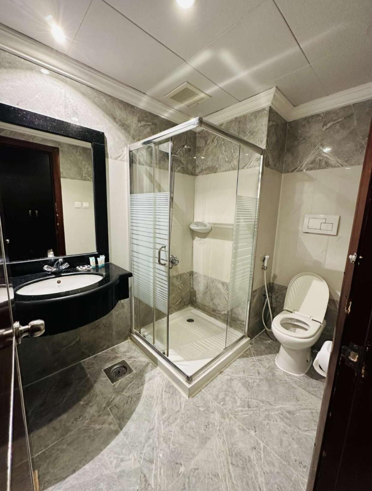 Jawharet Al Majd Hotel *