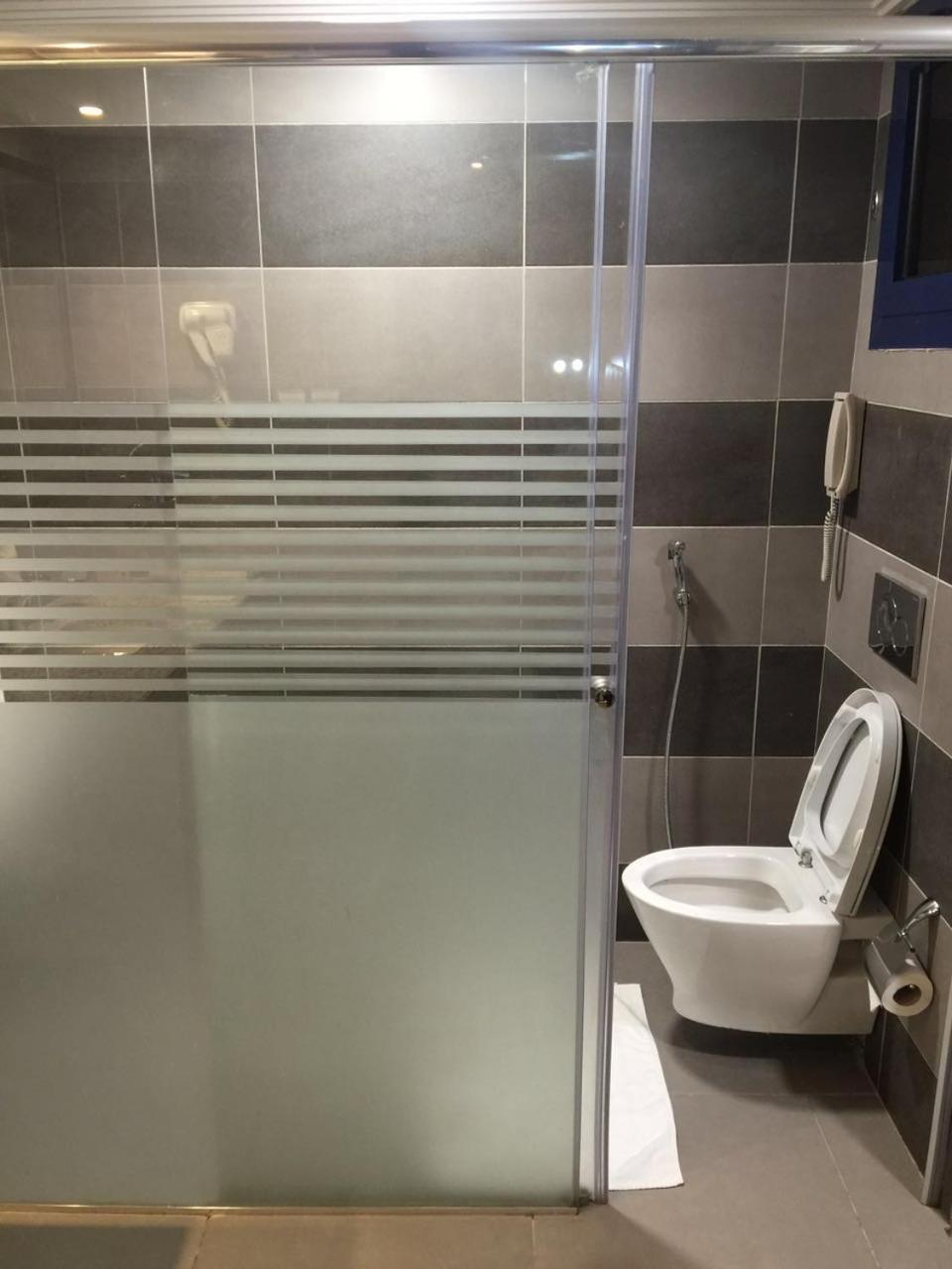 Hotel Razana Al Rawdha 4*