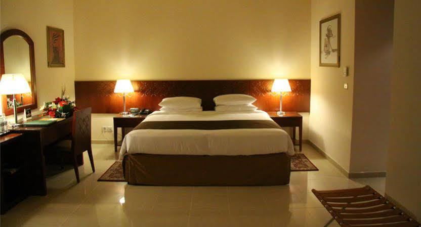 Makarem Al Bait Al Azizia Hotel 4*